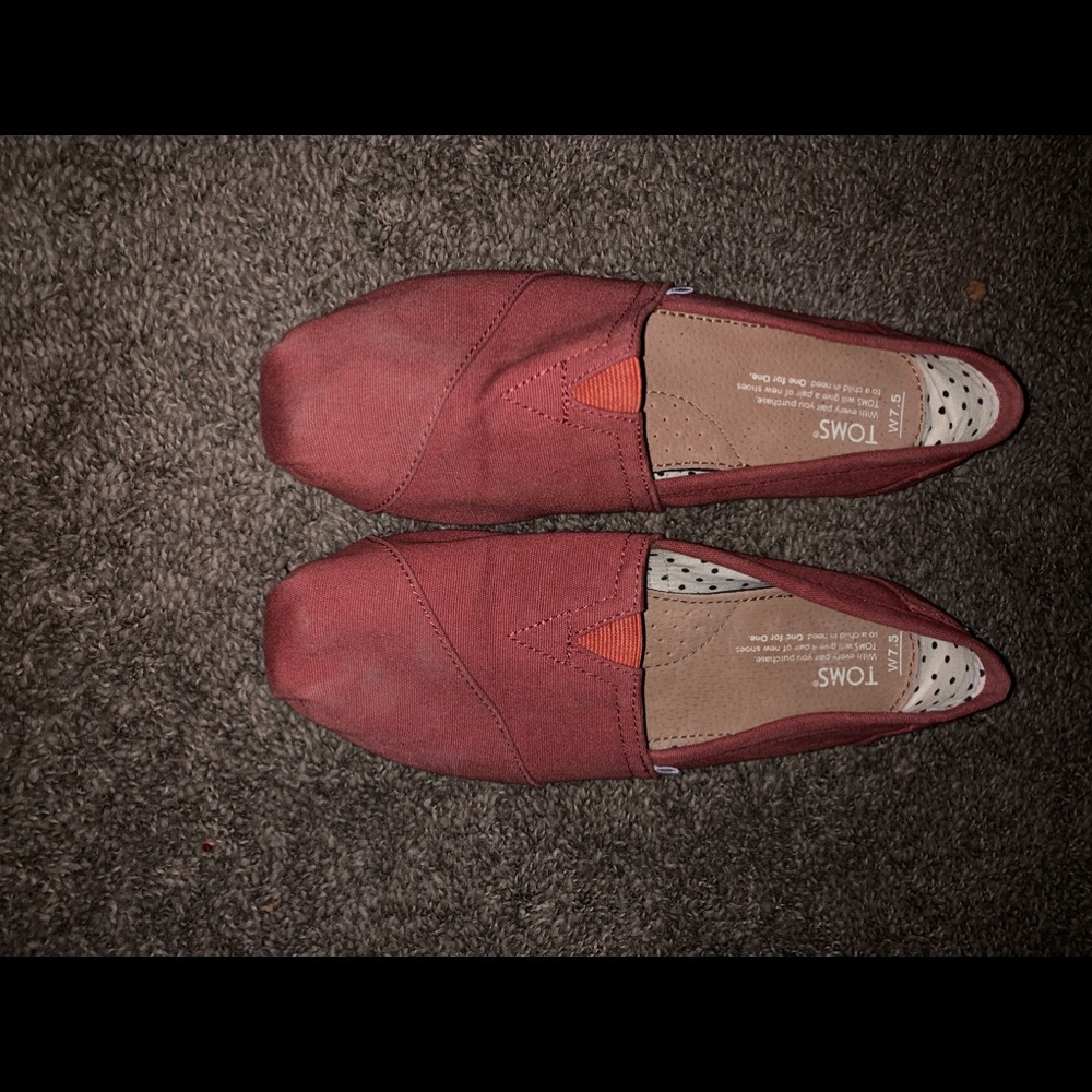 Toms